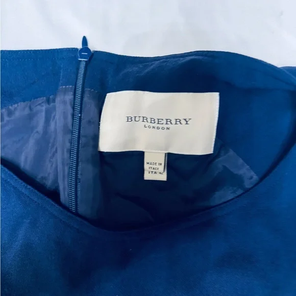 Elegant Blue Sleeveless Dress - Picture 2 of 6